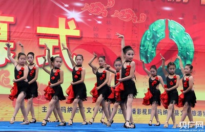 新疆玛纳斯县第四届民俗文化旅游节精彩开幕(图)_央广网